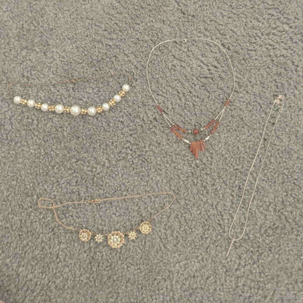 Bundle of four cute necklaces!